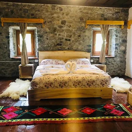 Shpella Guest house Theth