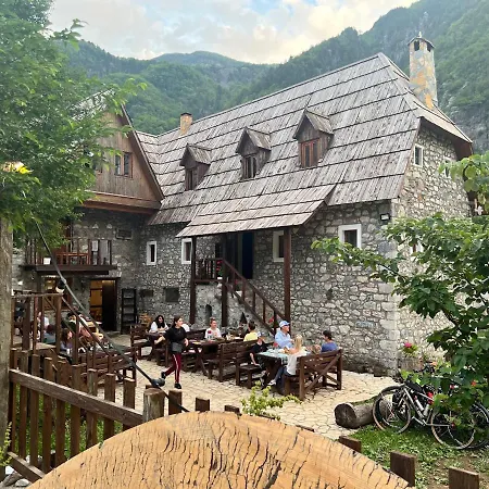 Shpella Πανσιόν