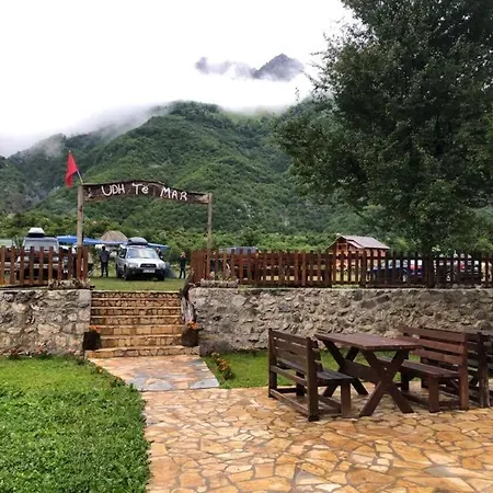 Shpella Πανσιόν Theth