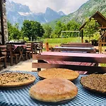 Shpella Πανσιόν