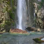 Shpella Πανσιόν *