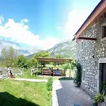Πανσιόν Shpella