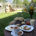 Shpella Πανσιόν